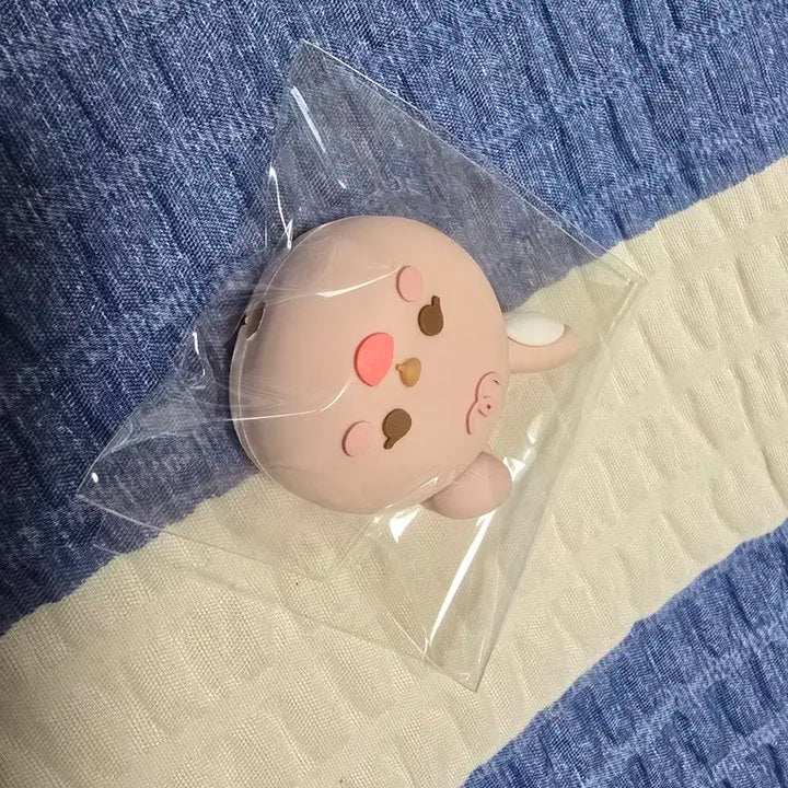 데이식스 데니멀즈 케이블홀더 필끼