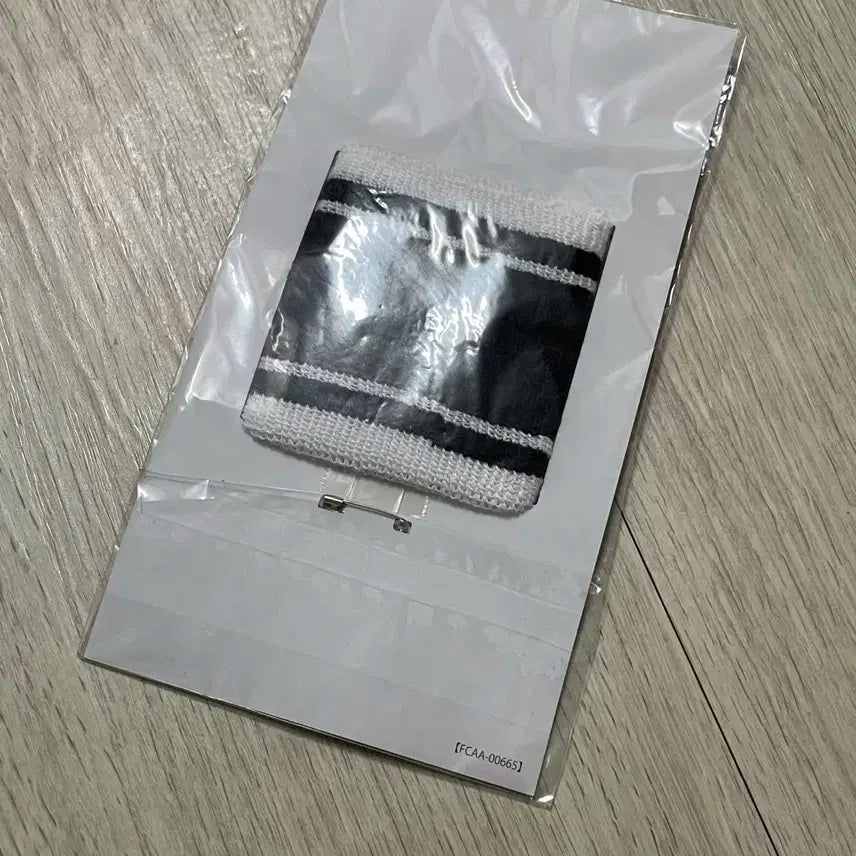 일본 VIP 공식 굿즈 리스트밴드 아대 핀버튼 뱃지