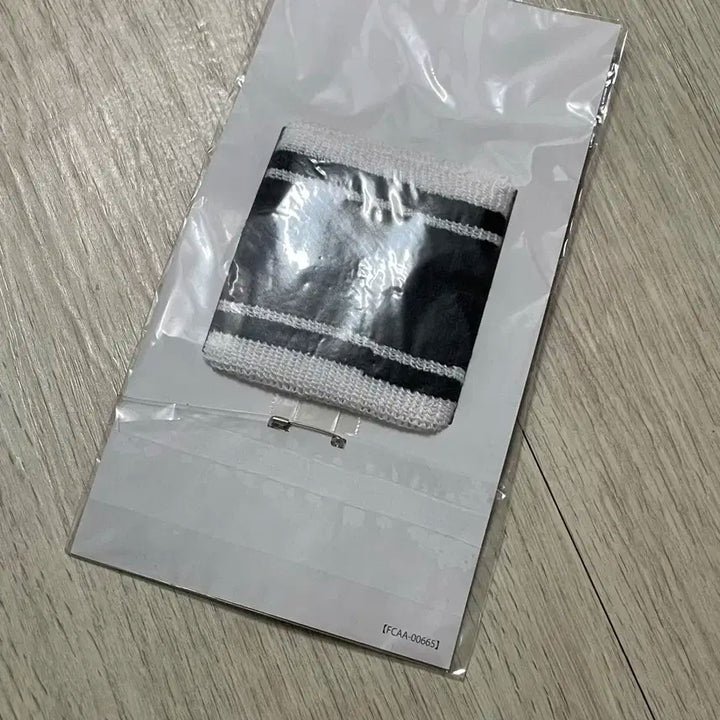 일본 VIP 공식 굿즈 리스트밴드 아대 핀버튼 뱃지