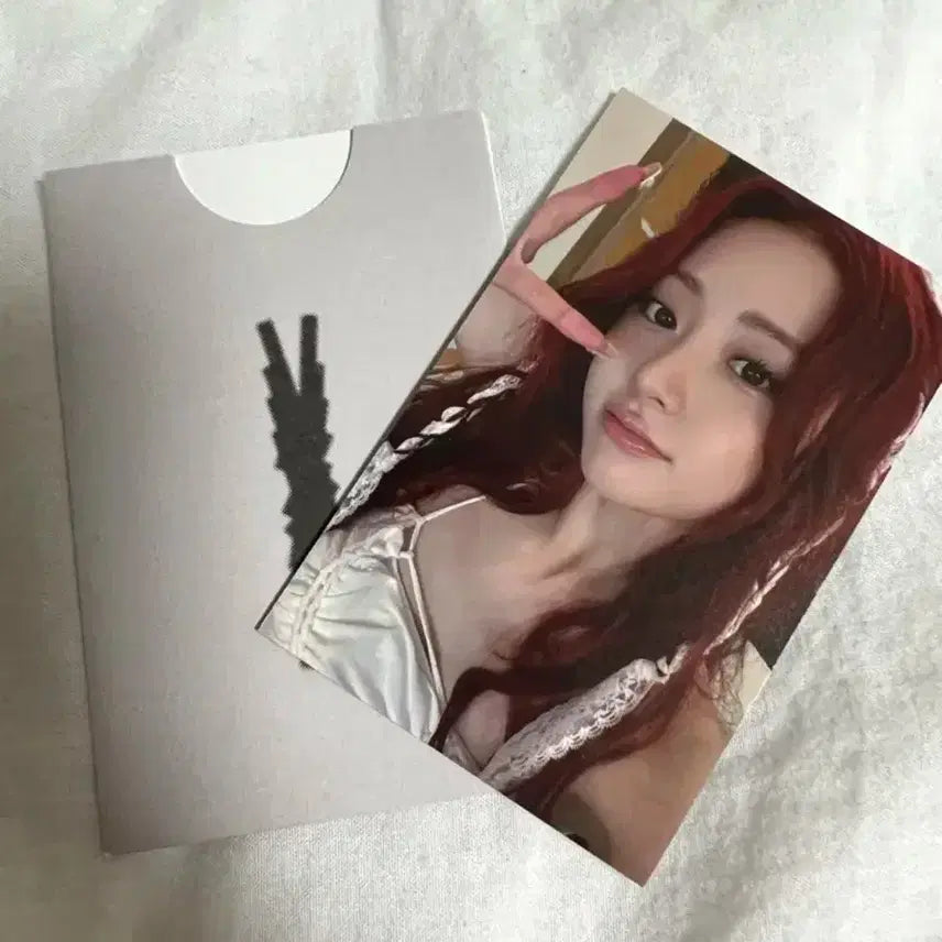 르세라핌 허윤진 공방 포카