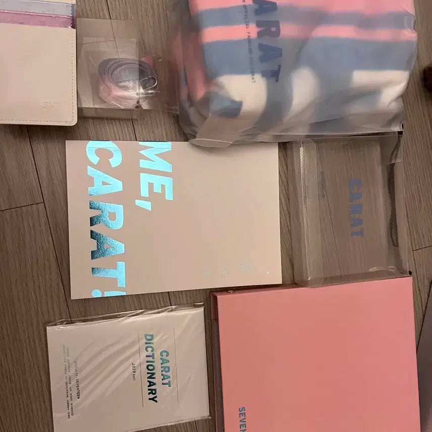 세븐틴 공식캐럿 4기 굿즈 키트(2019)