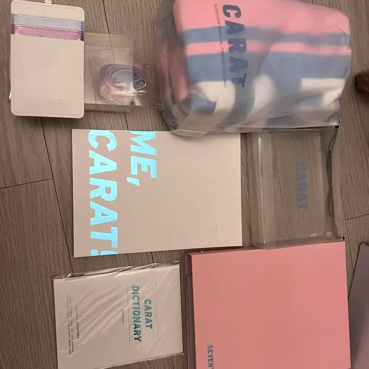 세븐틴 공식캐럿 4기 굿즈 키트(2019)