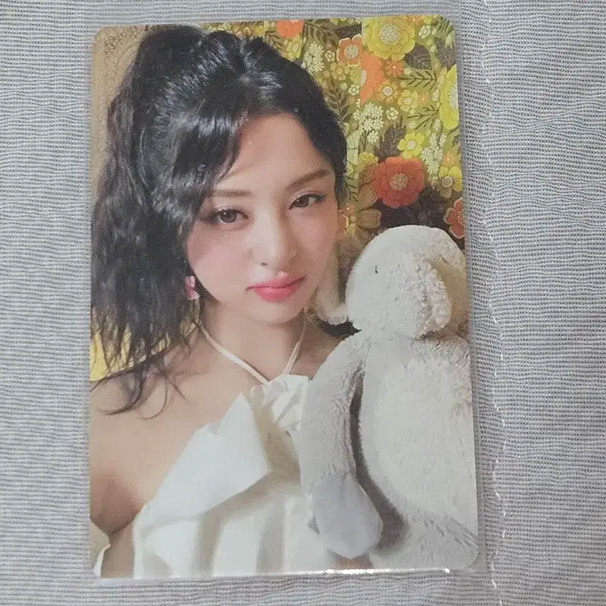 르세라핌 윤진 포카