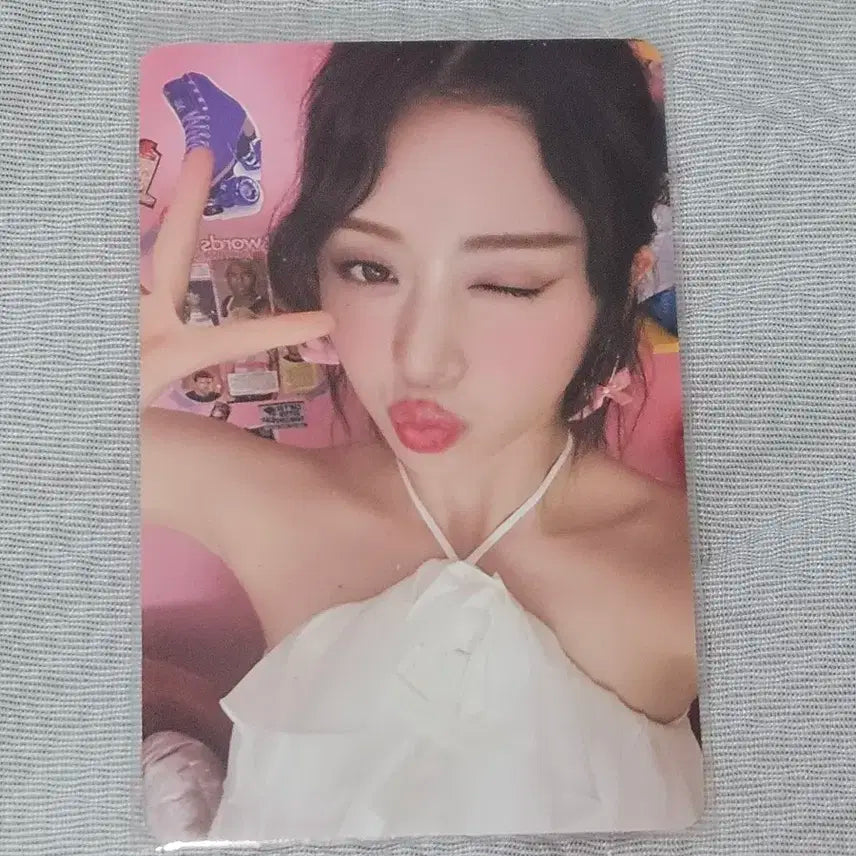 르세라핌 윤진 포카