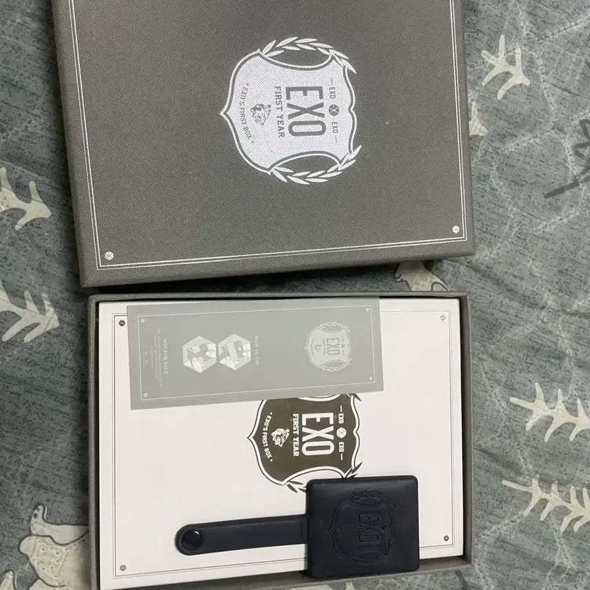 EXO's first box 엑소 퍼스트박스