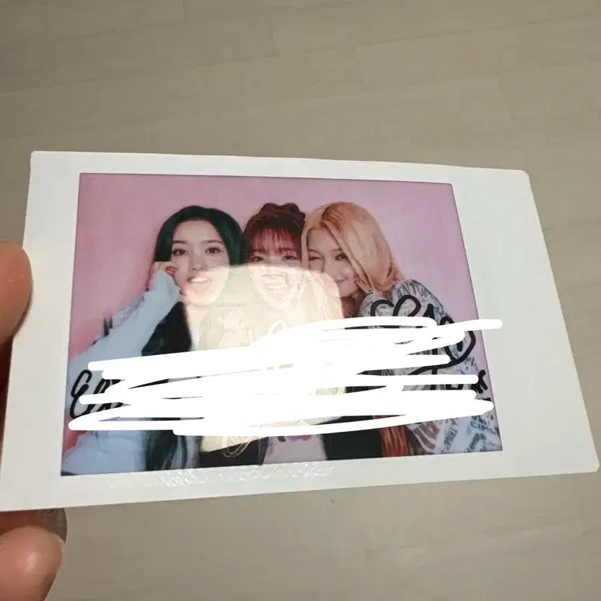 유니스 유닛 친필싸인 폴라로이드