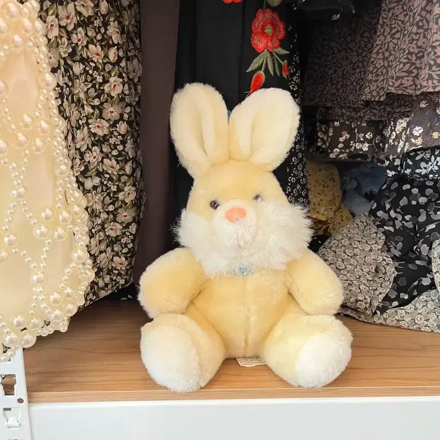 빈티지 연노랑 토끼인형 고전