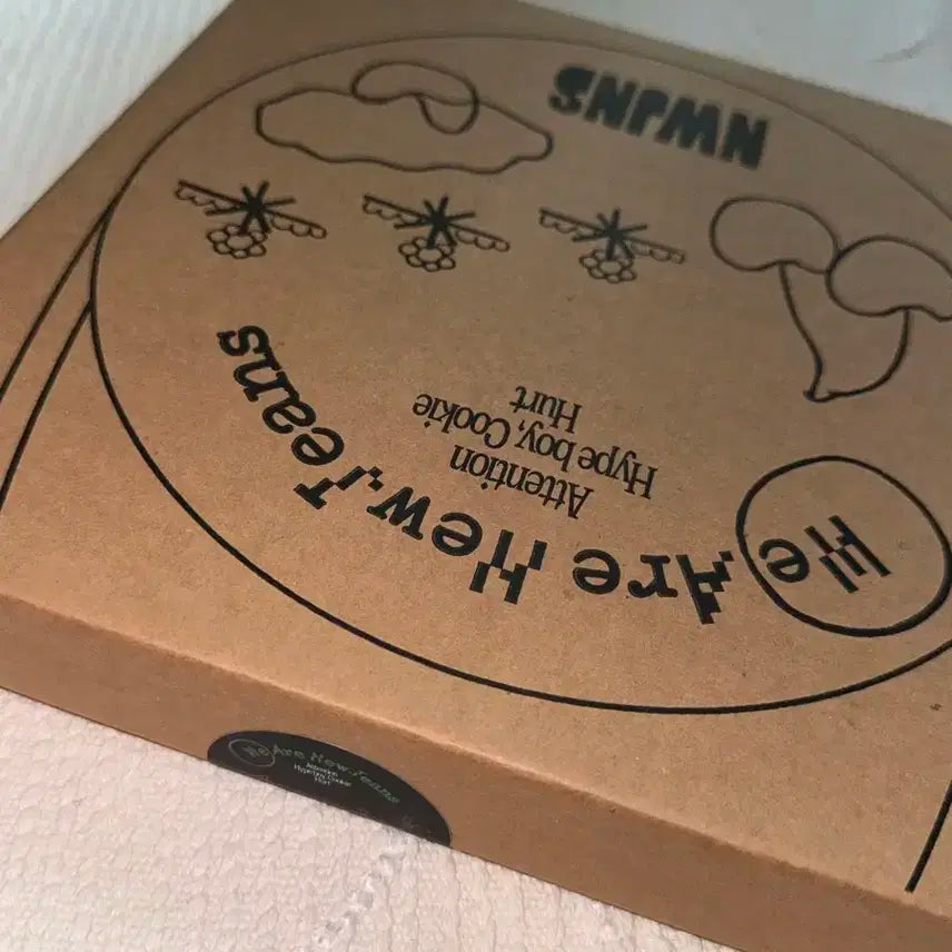 (급처) 뉴진스 미니앨범 1집 한정판 블랙 버전 (미개봉)