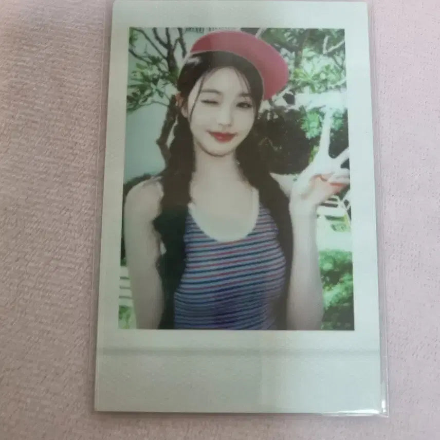 장원영 포카 싸게 팔아요.