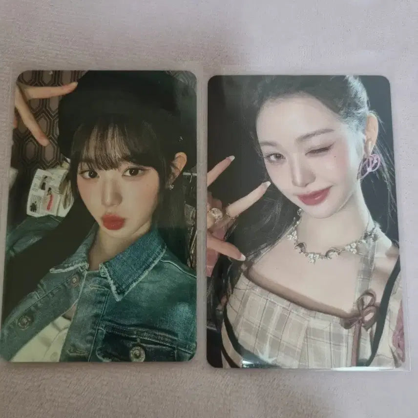 장원영 포카 싸게 팔아요.