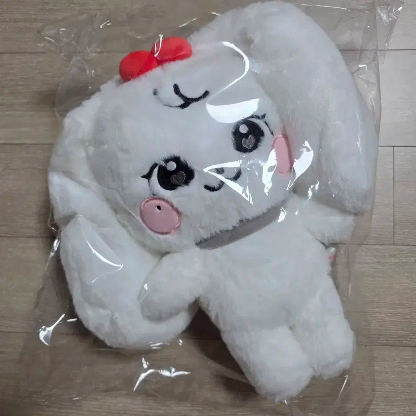 아이브 미니브 스쿨 팝업스토어 체리 30cm 인형 (포카 미포함)