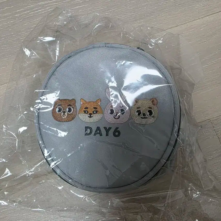 데이식스 데니멀즈 일본 멀티 파우치