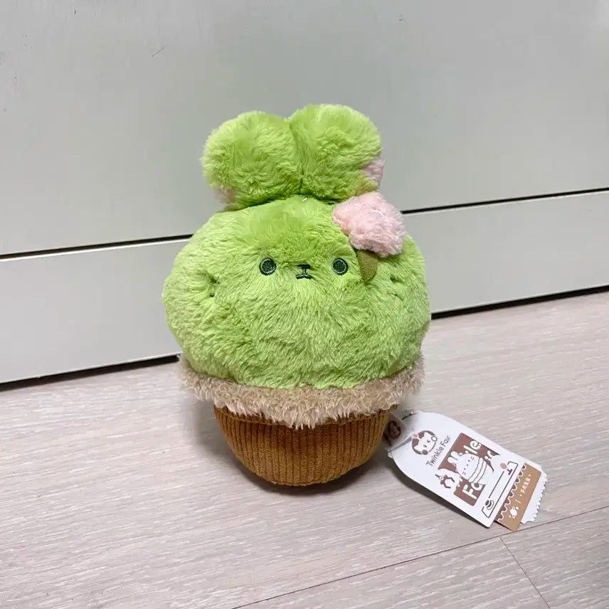 러브앤딥스페이스 중국 미니소 팝업 한정 인형뽑기 인형 통통 토깽이