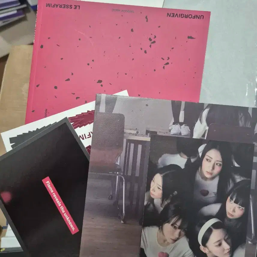 르세라핌 1st studio album 사인반