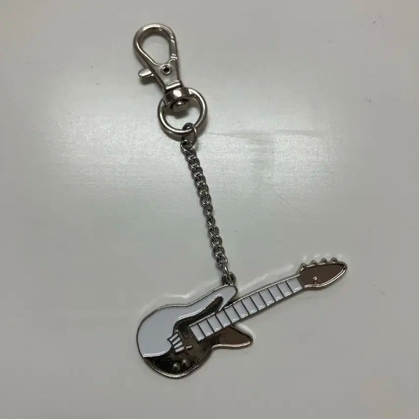 데이식스 영케이 악기 키링
