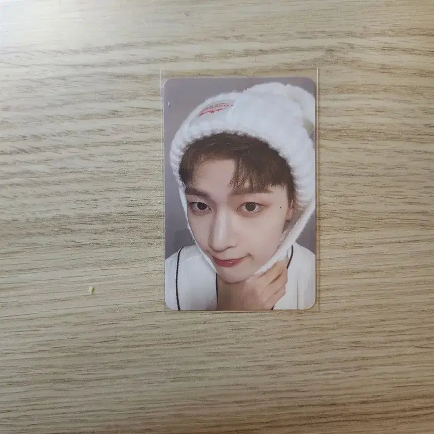 제베원 석매튜 토끼모자 포카