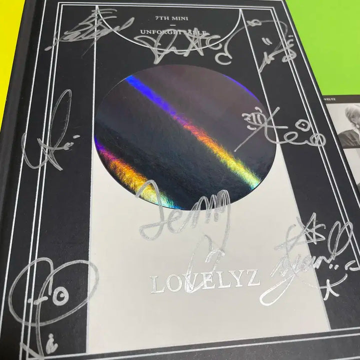 [친필싸인앨범] 러블리즈 Lovelyz 미니 7집 지애 예인