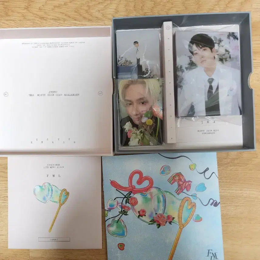 세븐틴 10th Mini Album 'FML' (CARAT Ver.)