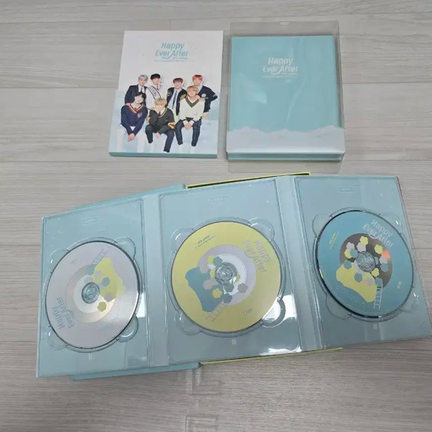 방탄소년단 bts 4기 일본 팬미팅 DVD 판매합니다.(포카X)