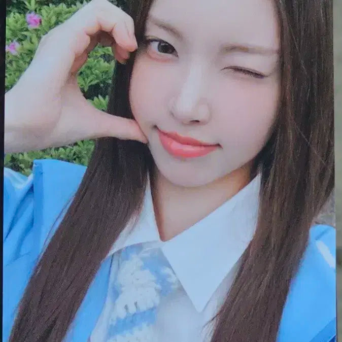 아일릿 윤아 글릿존 포토카드 판매합니다