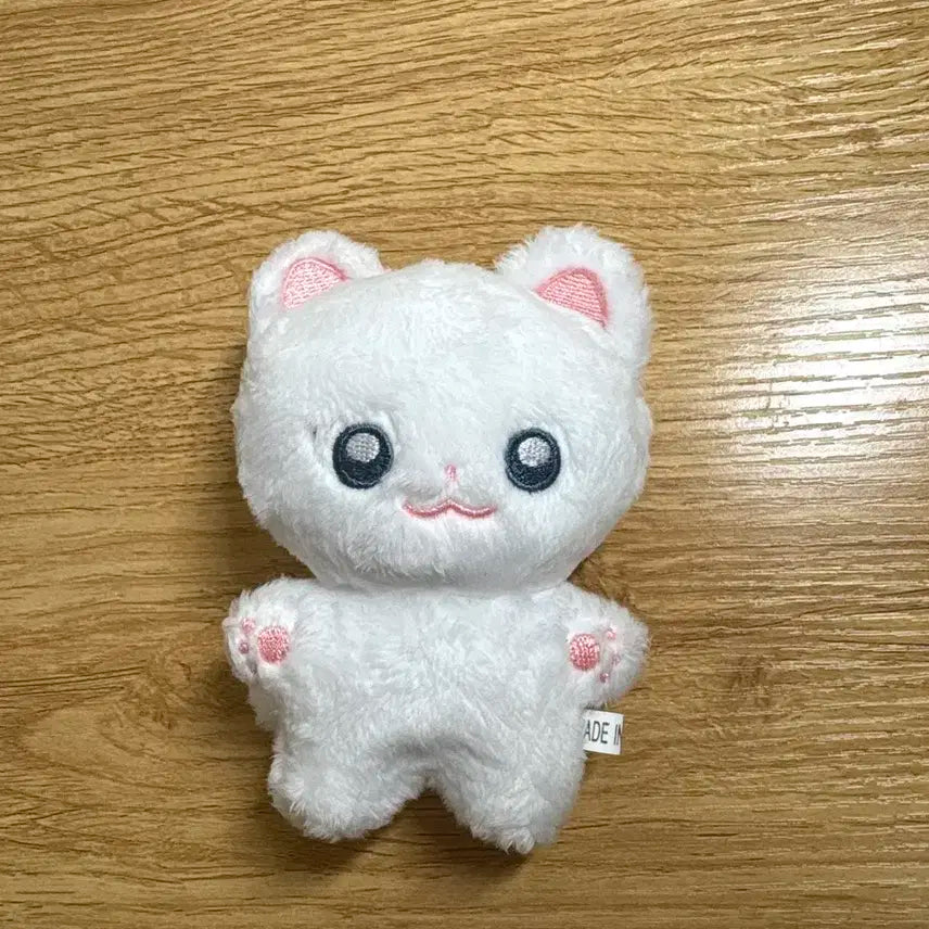 더보이즈 주연 인형