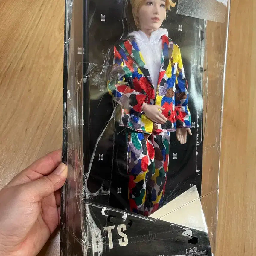 마텔 BTS 공식 패션돌 진 피규어