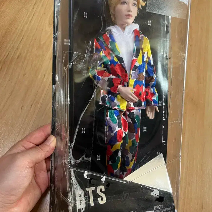 마텔 BTS 공식 패션돌 진 피규어