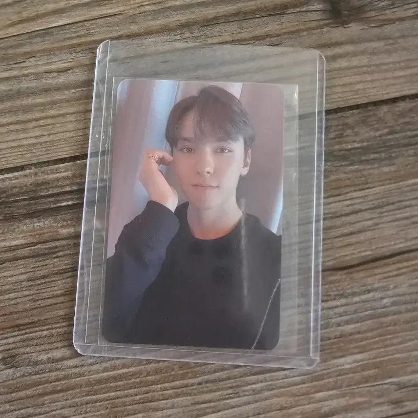 세븐틴 버논 페더썬 영통 포카 포토카드 d버전