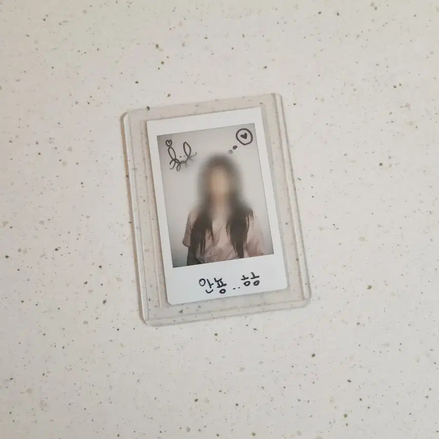 여자친구 비비지 엄지 친필 싸인 폴라 폴라로이드 판매합니다