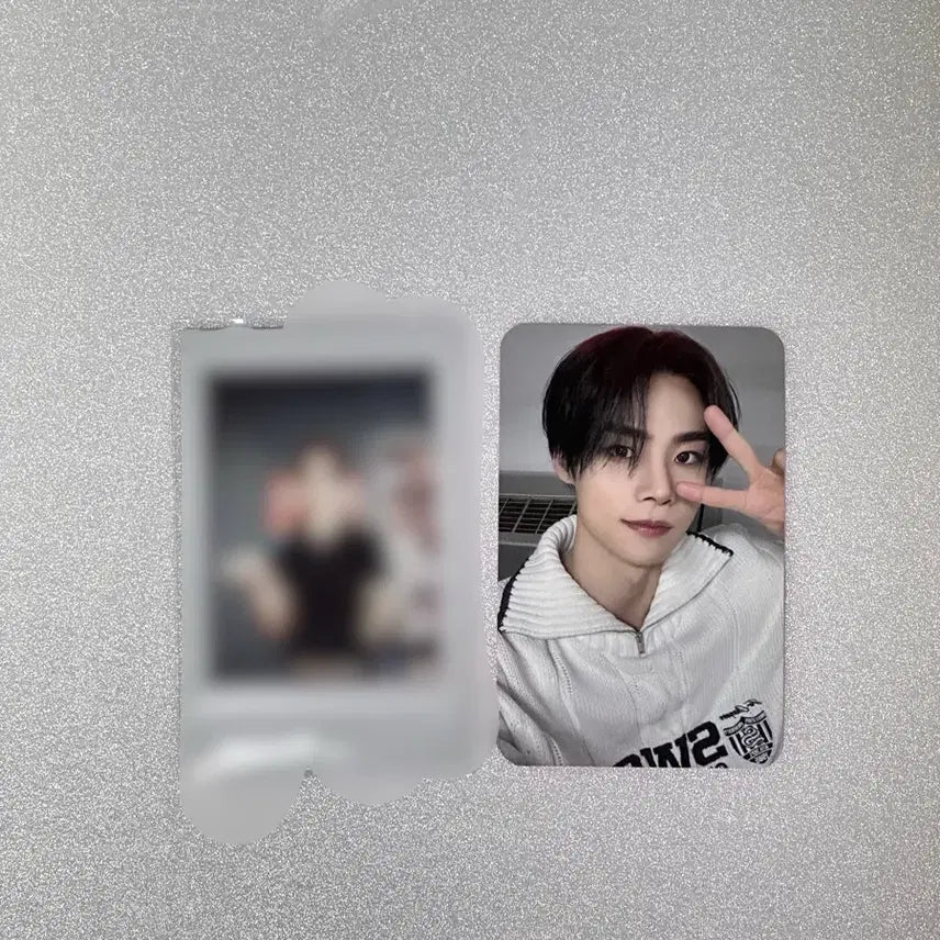 에잇턴 싸폴 사인폴라로이드 + 미공포 특전 8turn