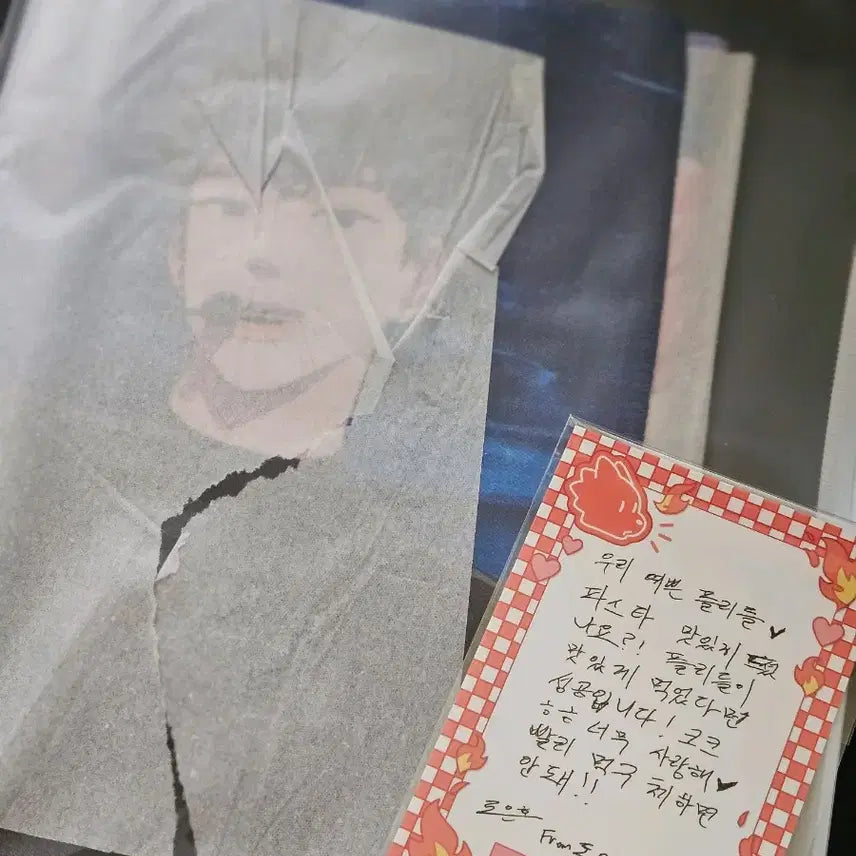 플레이브 애니 플러스 은호 손편지 슬로건