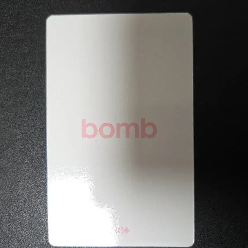 아일릿 - 미니 3집 bomb (일반반) 모카 포토카드