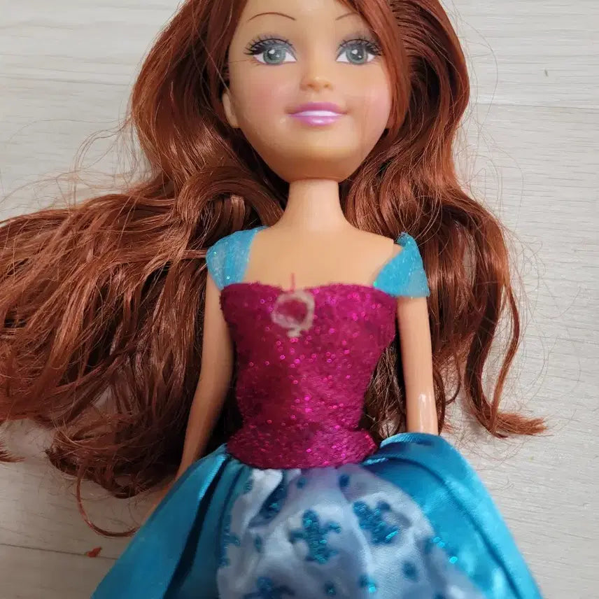 스파클 걸즈 인형 .Moxie Girlz Doll