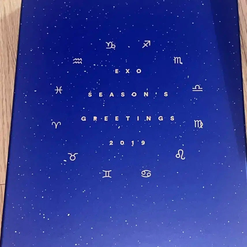 엑소 19년도 시즌그리팅 판매합니다