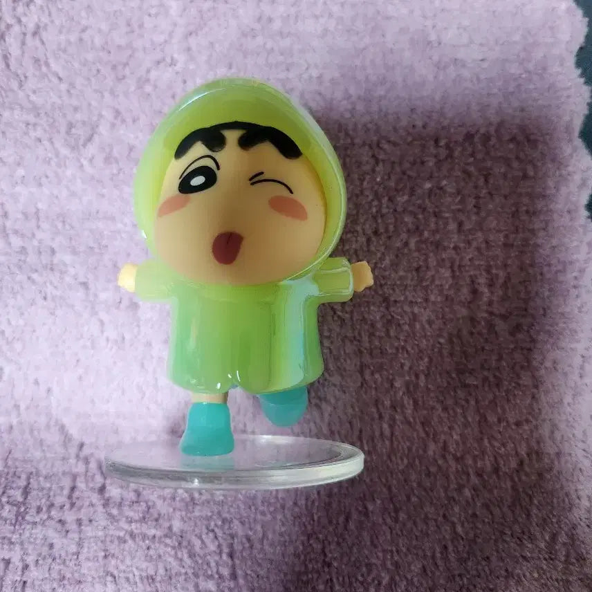 짱구 레인코트 피규어 새상품