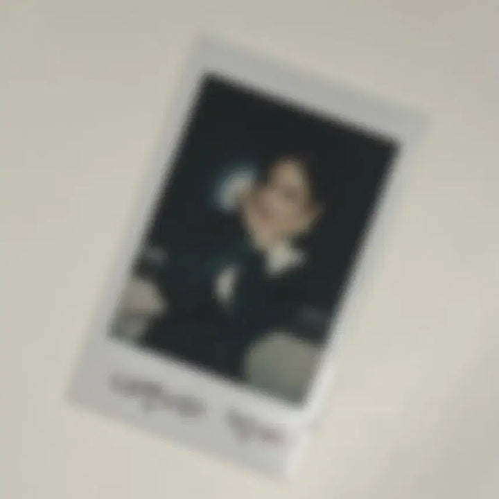 프로미스나인 이채영 싸인 멘트 폴라로이드