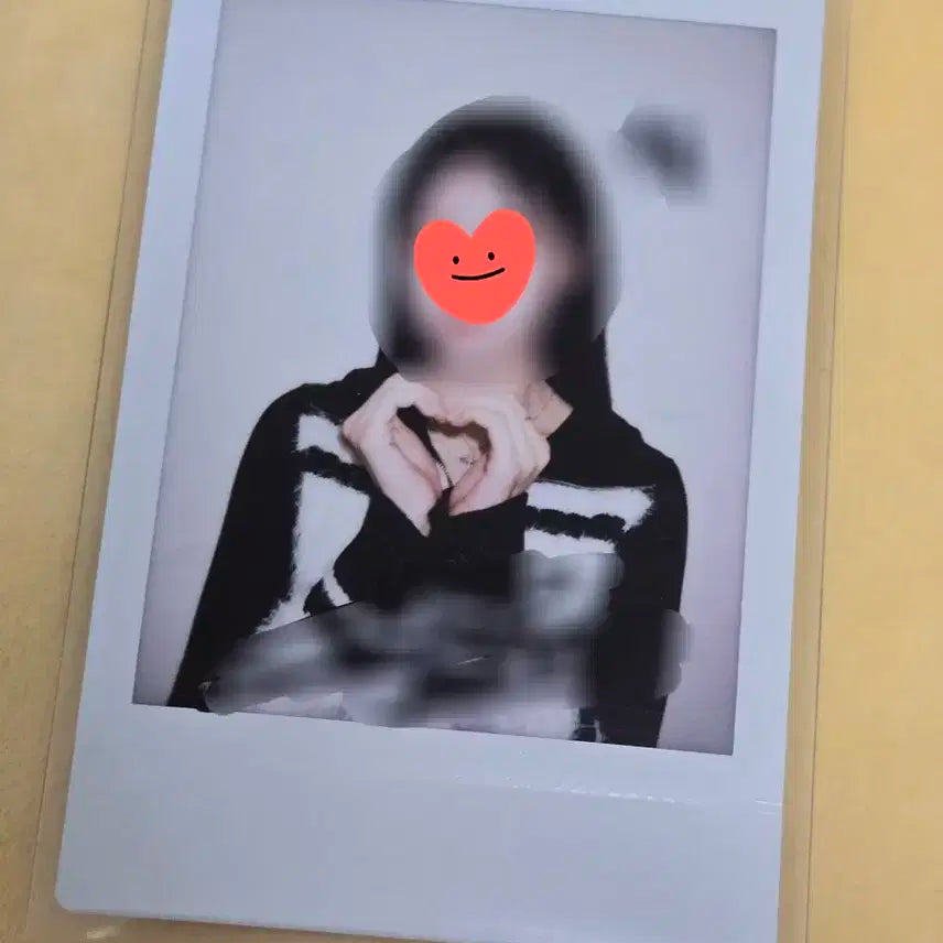 이달의소녀 이달소 루셈블 현진 싸인폴라