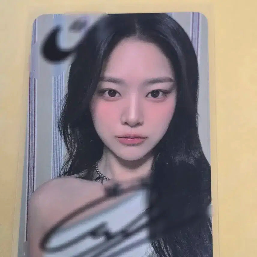 이달의소녀 이달소 루셈블 현진 싸인포카
