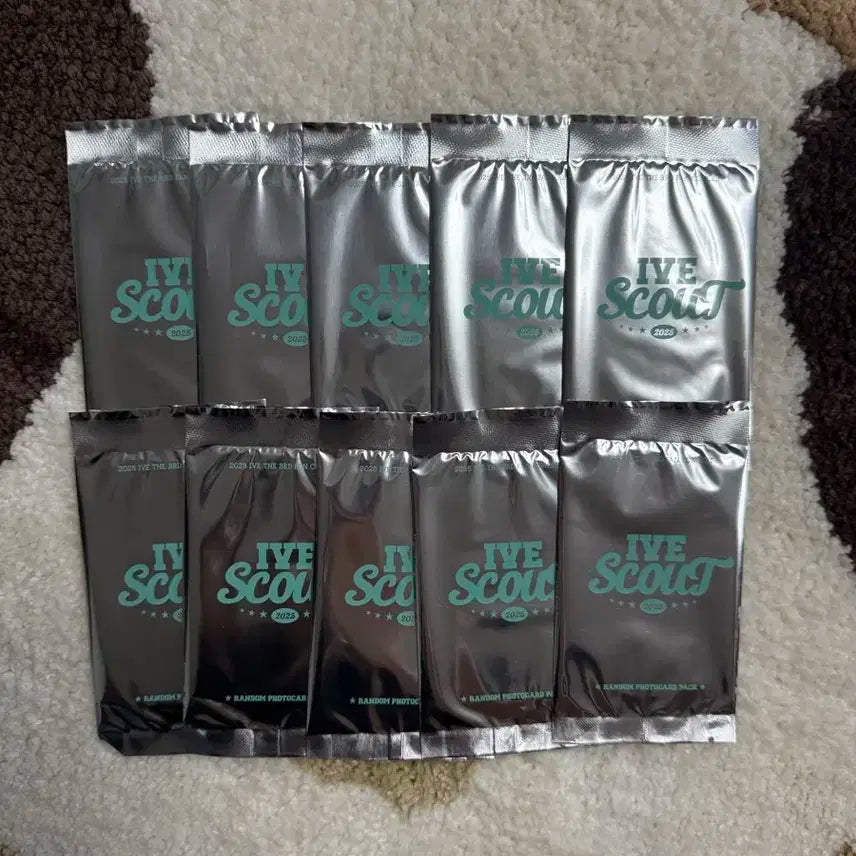 아이브 팬콘 랜덤포카팩 판매합니다.
