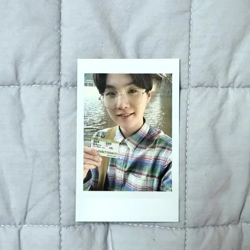 방탄 슈가 윤기 시그 시즌그린팅 폴라로이드