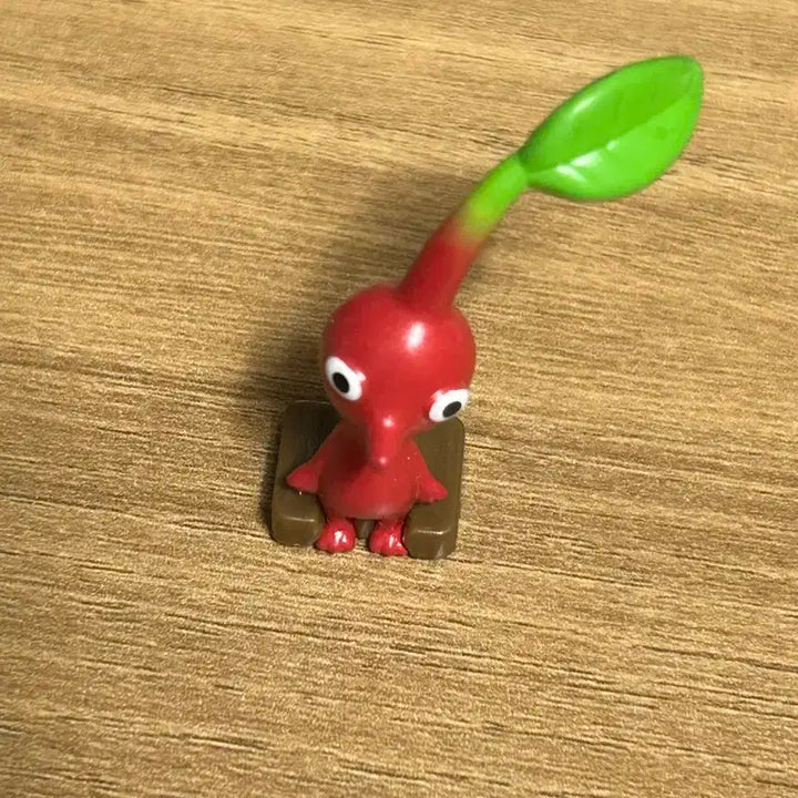 빨간 피크민 피규어