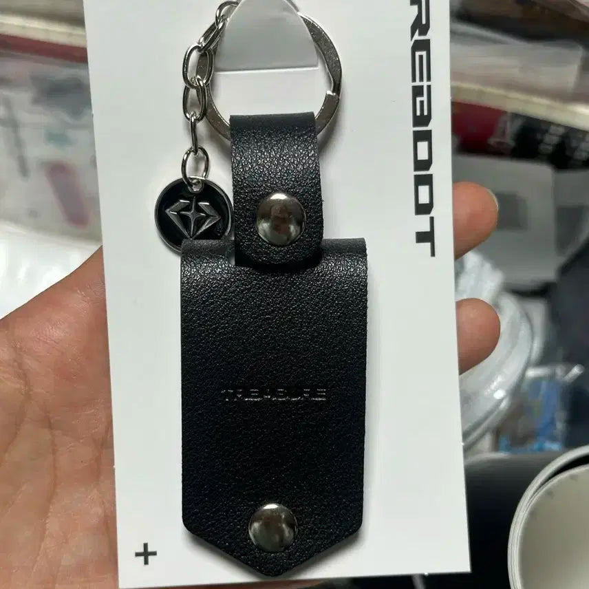 트레저 롯데월드몰 리부트 팝업스토어 컨셉포토 키링 양도 아사히