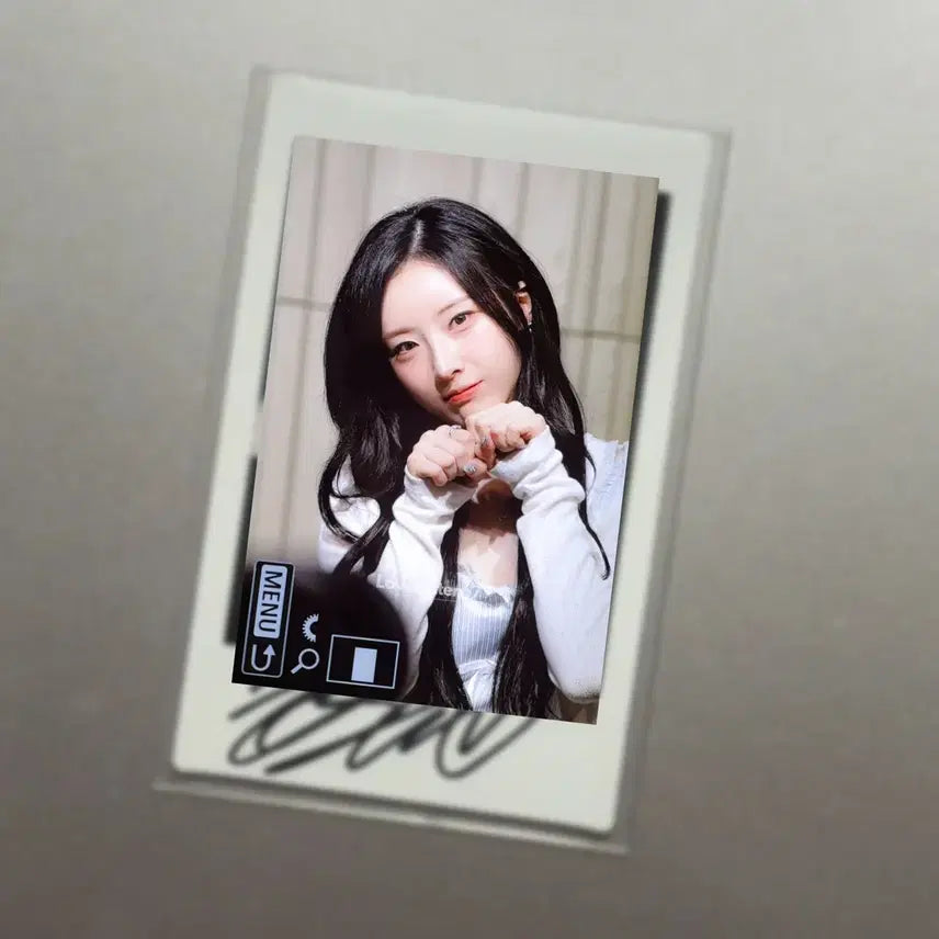 아르테미스 ARTMS 하슬 Haseul 미공개 싸인 폴라로이드