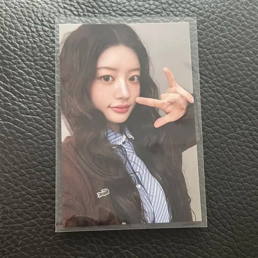 아일릿 민주 bomb 빌려온 고양이 빌냥이 공방 포카