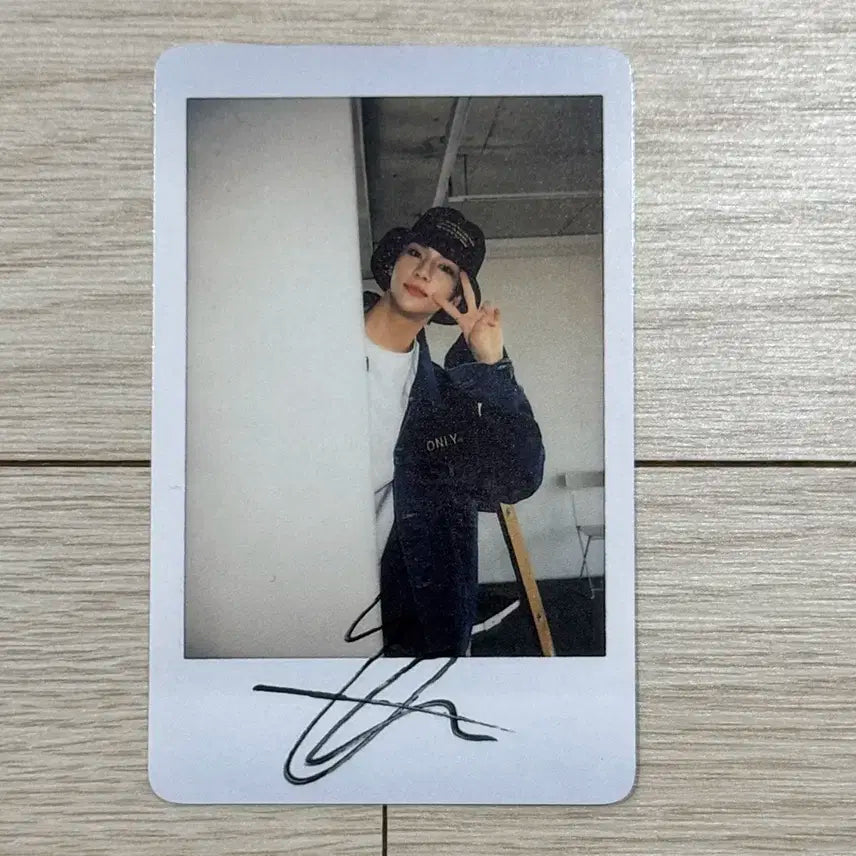 스트레이키즈 현진 언락 콘서트 짭폴라 폴라 폴라로이드 포카