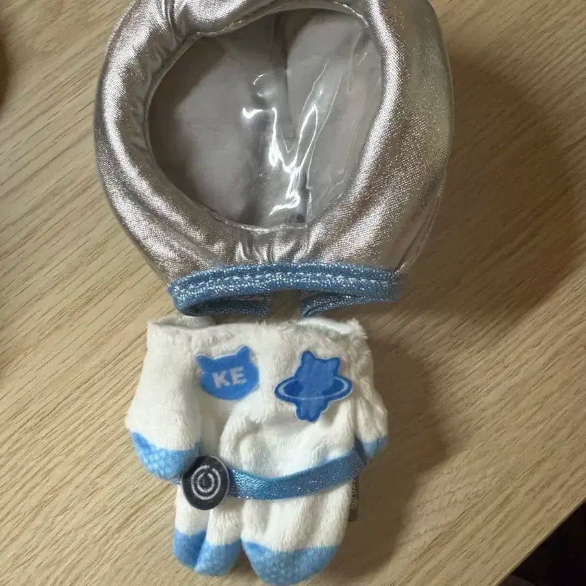 데이식스 데니멀즈 이오데 우주복 케