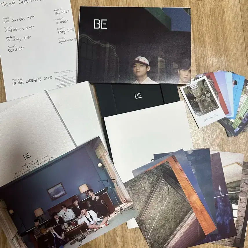 방탄 BE 앨범