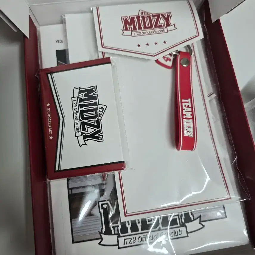 BUNJANG] ITZY Fan Club MIDZY 4th Gen Kit Sealed wts / ITZY