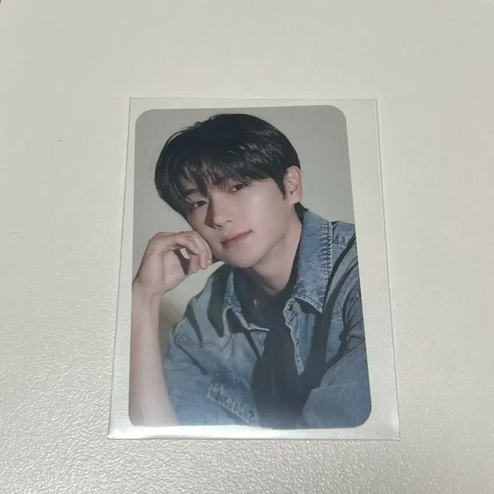 더보이즈 현재 에릭 사진실의 광선생님 포토카드