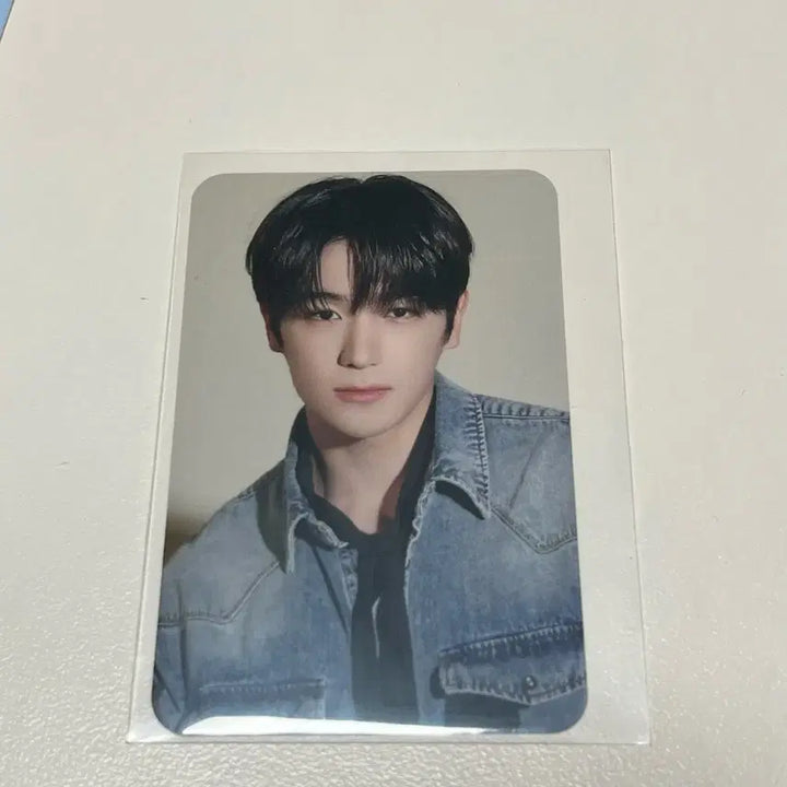 더보이즈 현재 에릭 사진실의 광선생님 포토카드